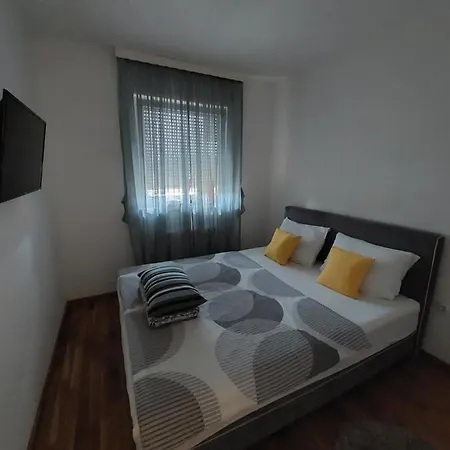 Steni Apartment